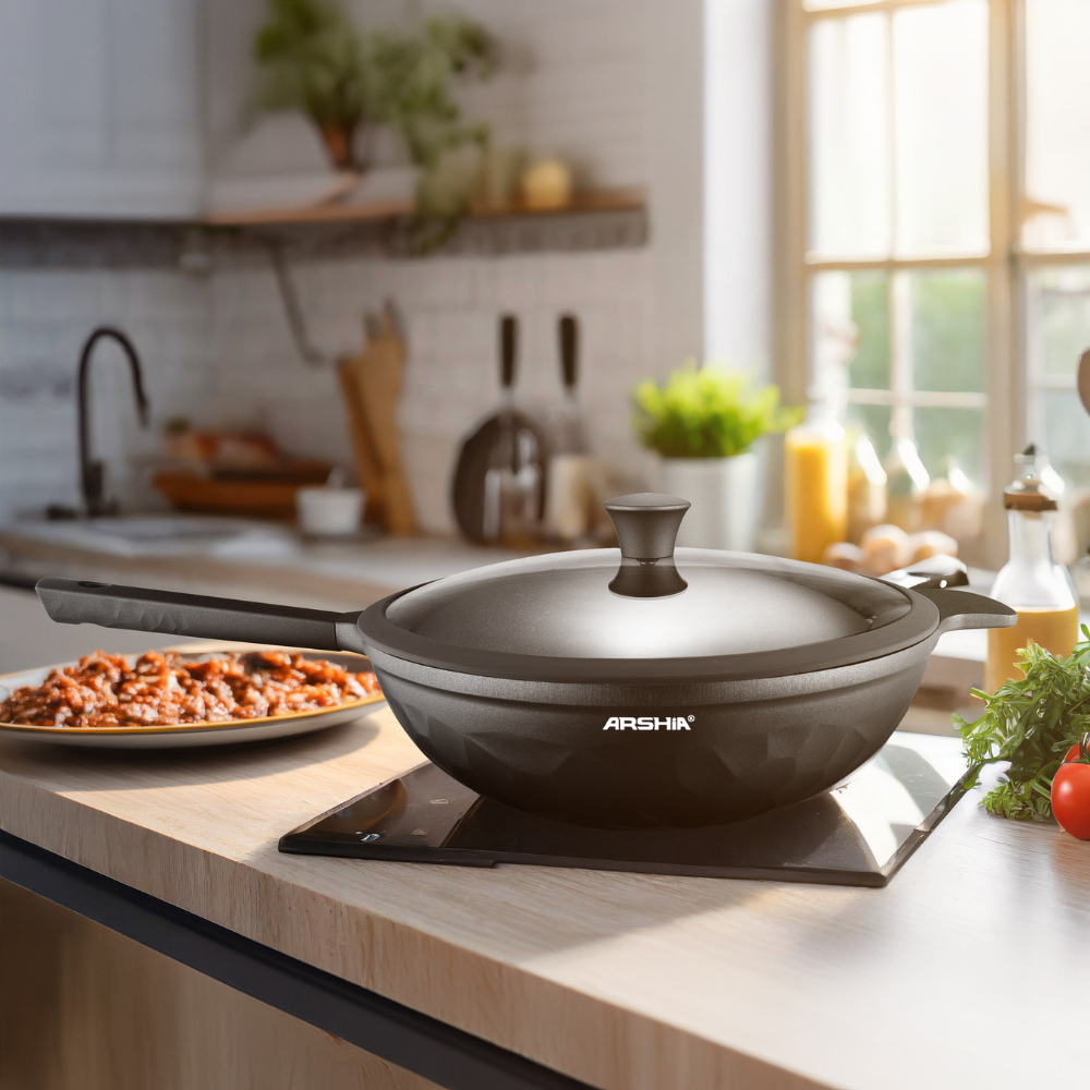 Arshia Wok Pan with Lid 32cm